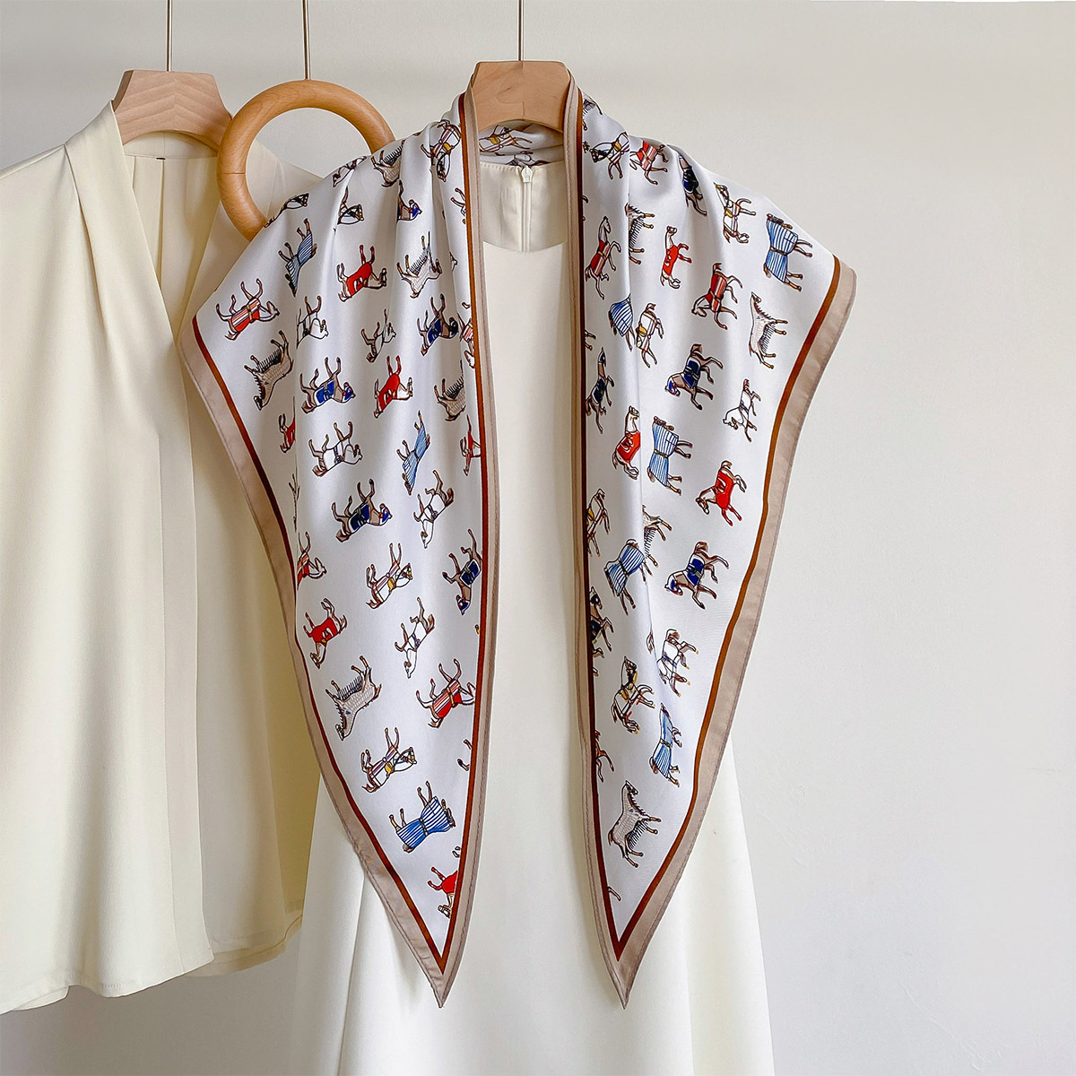 Lenço Triangular de Cetim Mode - Bandana Multi Way avaliação e preço
